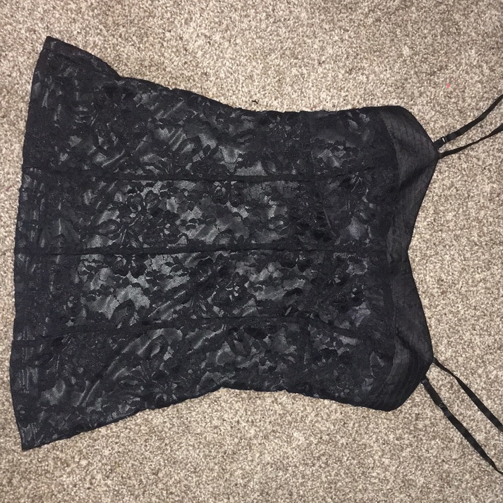 ✨•EXPRESS BLACK LACE TOP•✨